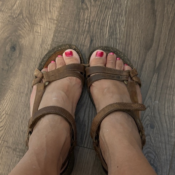 Teva Women's Tan Leather Sandals - Picture 1 of 6